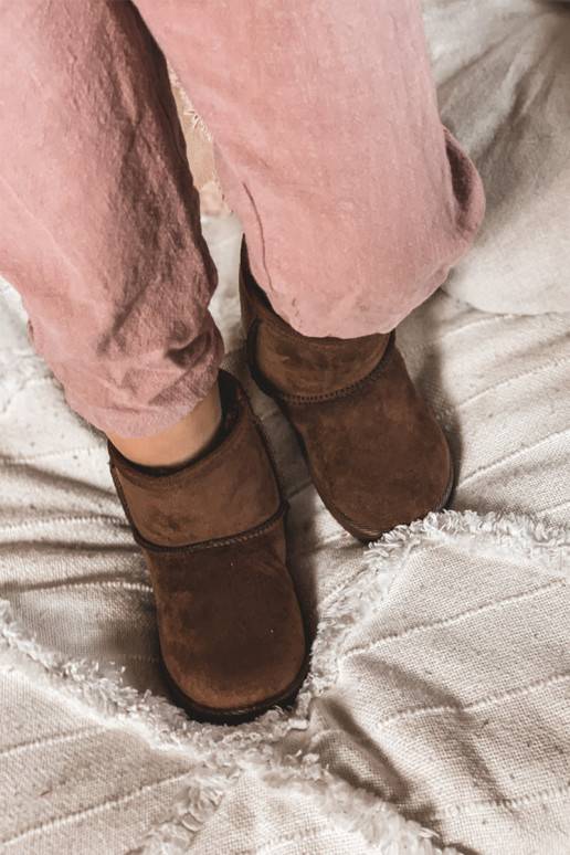 Warme kinderwinterlaarzen in de... Warme kinderwinterlaarzen in de...