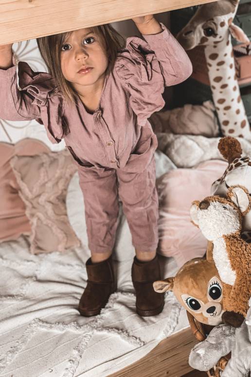 Warme kinderwinterlaarzen in de... Warme kinderwinterlaarzen in de...