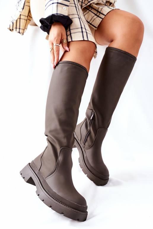 Lange laarzen in kaki kleur Whats... Lange laarzen in kaki kleur Whats...