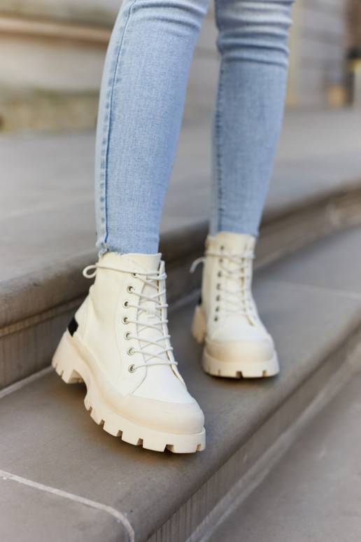 Damen-Stiefeletten in Elfenbeinfarbe... Damen-Stiefeletten in Elfenbeinfarbe...