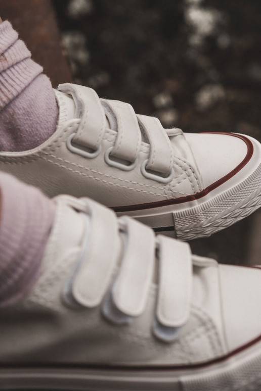 Freizeitschuhe für Kinder mit Klebeverschlüssen in der Farbe Weiß von Foster