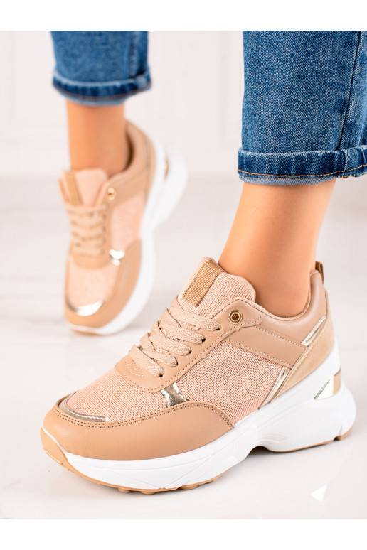 Chaussures modèle Sneakers au design élégant avec plateforme