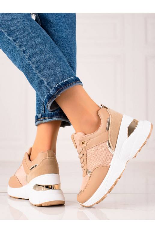 Chaussures modèle Sneakers au design élégant avec plateforme
