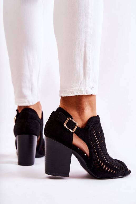 Bottines pour femmes à motifs Cut Out de couleur noire Beyond Us
