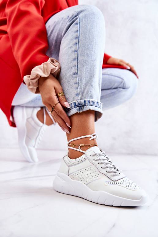 Chaussures baskets modèle de couleur blanche Carly