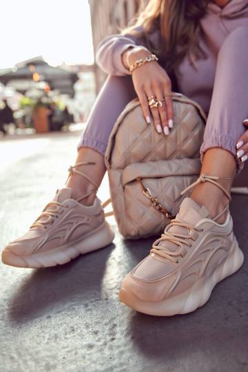 Sneakers model schoenen...