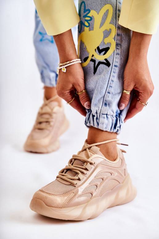 Sneakers model schoenen beige kleur... Sneakers model schoenen beige kleur...