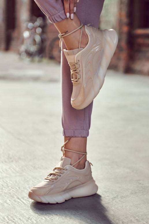 Baskets modèle chaussures couleur beige Sollero
