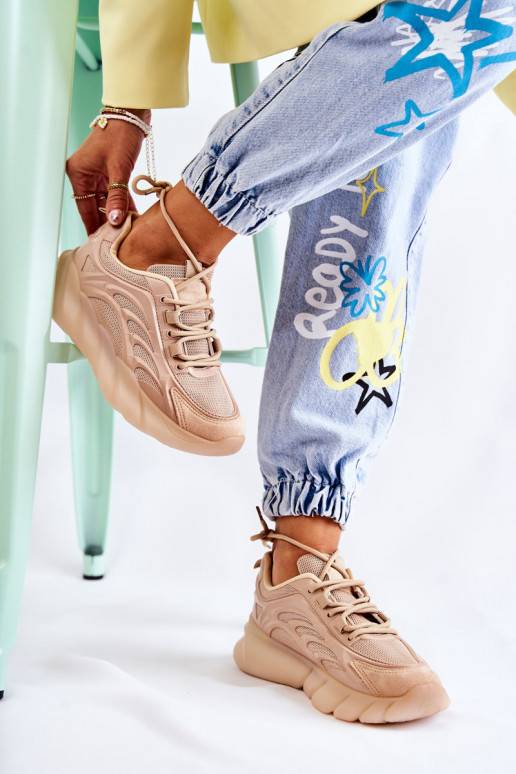 Sneakers model schoenen beige kleur... Sneakers model schoenen beige kleur...