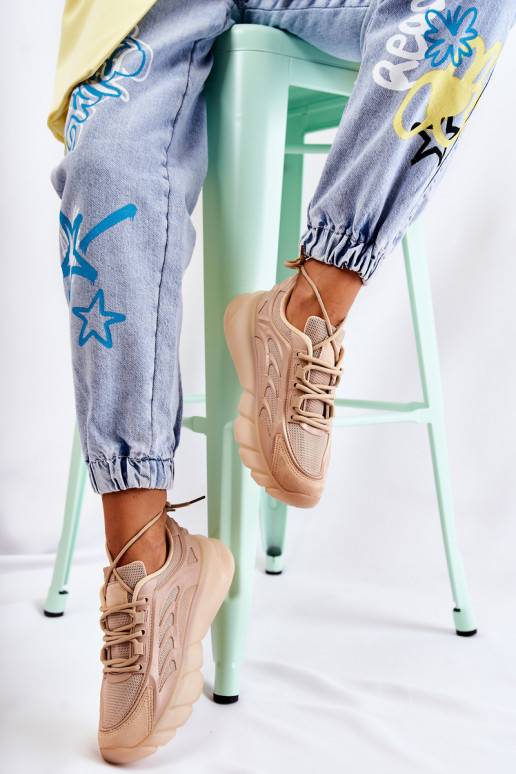 Sneakers model schoenen beige kleur... Sneakers model schoenen beige kleur...