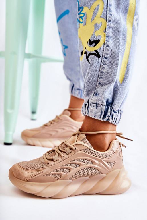 Sneakers model schoenen beige kleur... Sneakers model schoenen beige kleur...