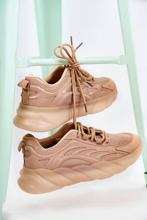 Baskets modèle chaussures couleur beige Sollero
