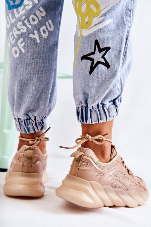 Sneakers model schoenen beige kleur... Sneakers model schoenen beige kleur...