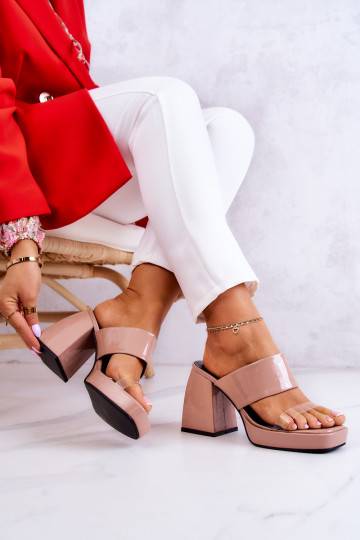 Lakutas sandalen met hakken... 2