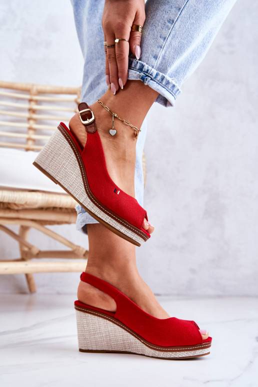 Bequeme Sandalen mit Schnallen in der... Bequeme Sandalen mit Schnallen in der...