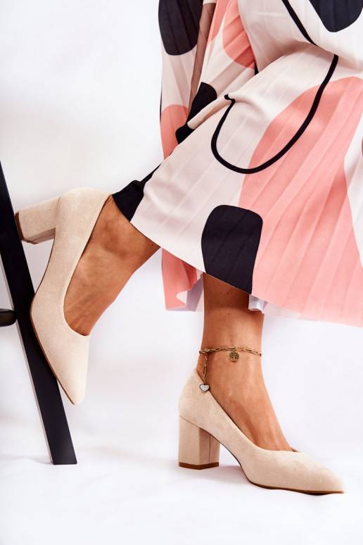 Modèle classique Chaussures à talons en daim beige Lency