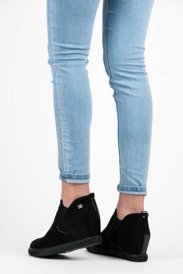 Schwarze Slip-On-Schuhe aus...