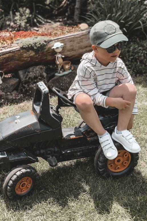 Kindersneakers met zelfklevende... Kindersneakers met zelfklevende...