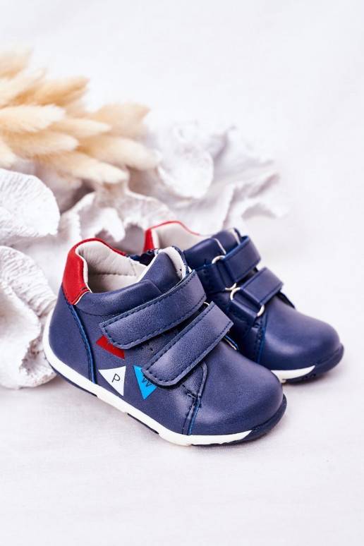 Kinderschuhe mit Klebeverschlüssen in... Kinderschuhe mit Klebeverschlüssen in...