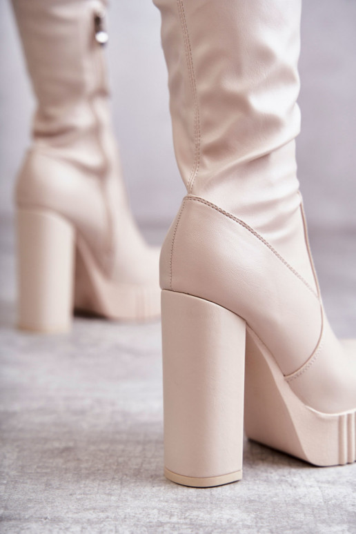 Chaussures longues beiges à plateforme