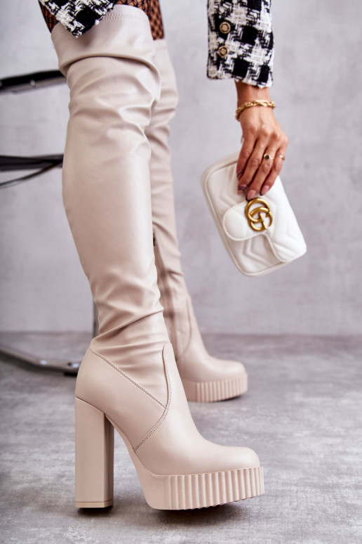 Chaussures longues beiges à plateforme