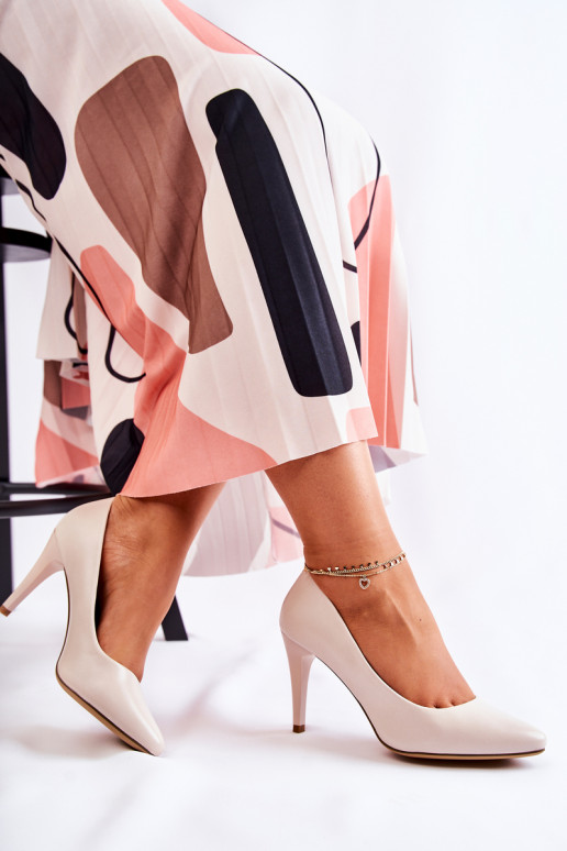 Hochhackige Schuhe in grauer Farbe... Hochhackige Schuhe in grauer Farbe...