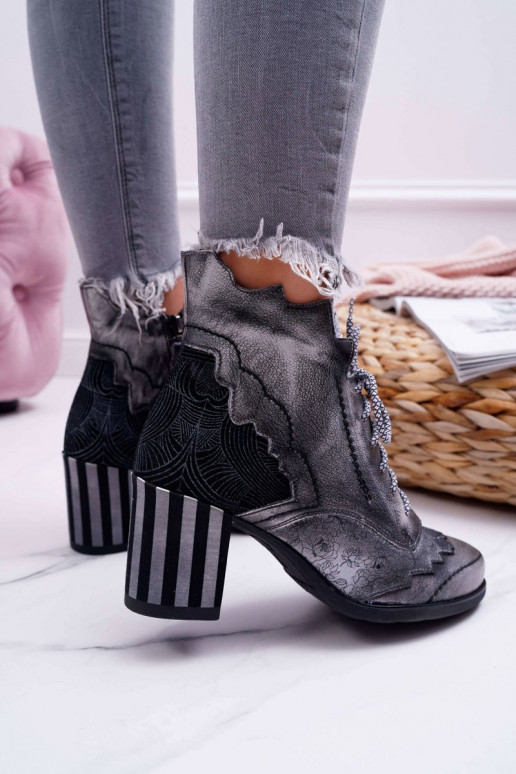 Boots femme en cuir naturel Gris