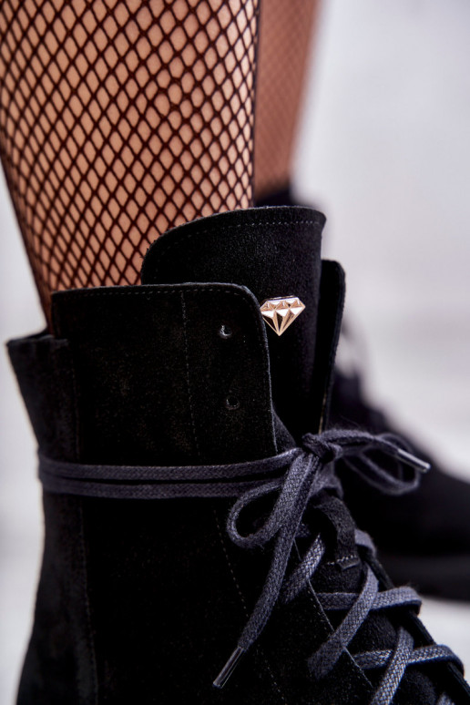 Bottines en daim avec fermetures... Bottines en daim avec fermetures...