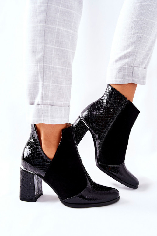 Damenstiefel mit Absatz in der Farbe... Damenstiefel mit Absatz in der Farbe...