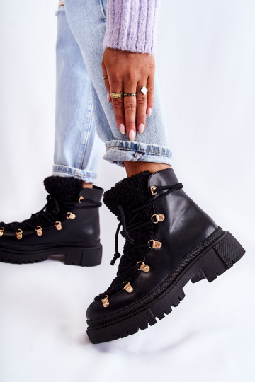 Bottines de couleur noire... 2