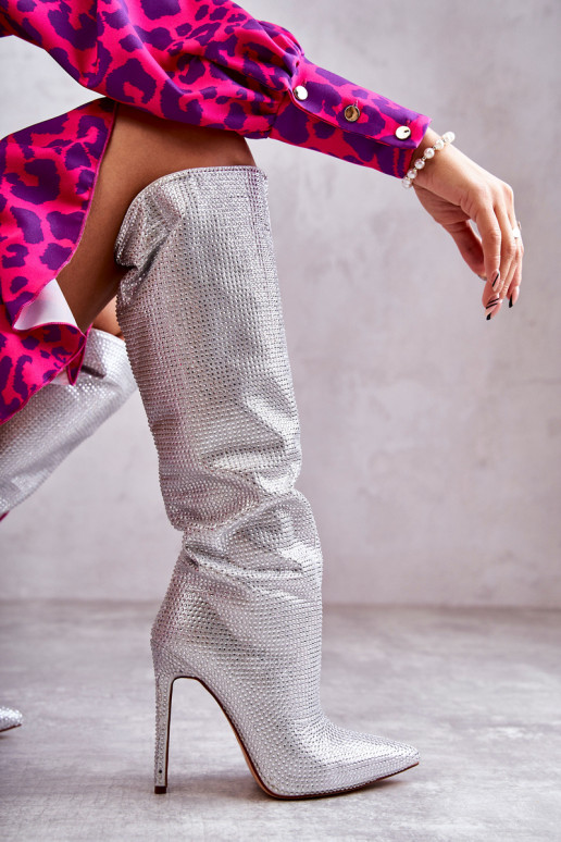 Bottes longues à talons fins couleur argent Lovisa