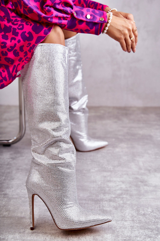 Bottes longues à talons fins couleur argent Lovisa