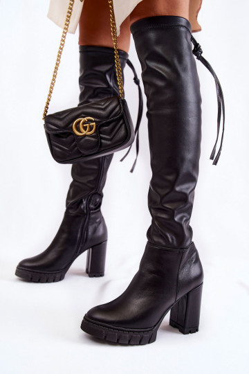 Schwarze lange Schuhe mit... 2