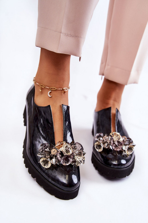 Damesschoenen met ornamenten en... Damesschoenen met ornamenten en...