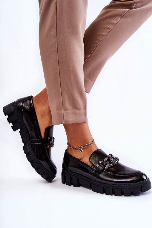 Chaussures avec effet cuir verni et plateforme de couleur noire Inger