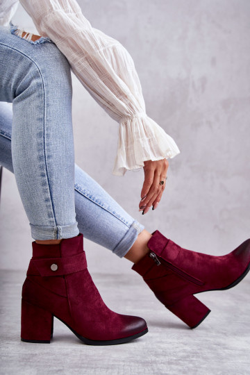 Rote Wildlederstiefel für... 2