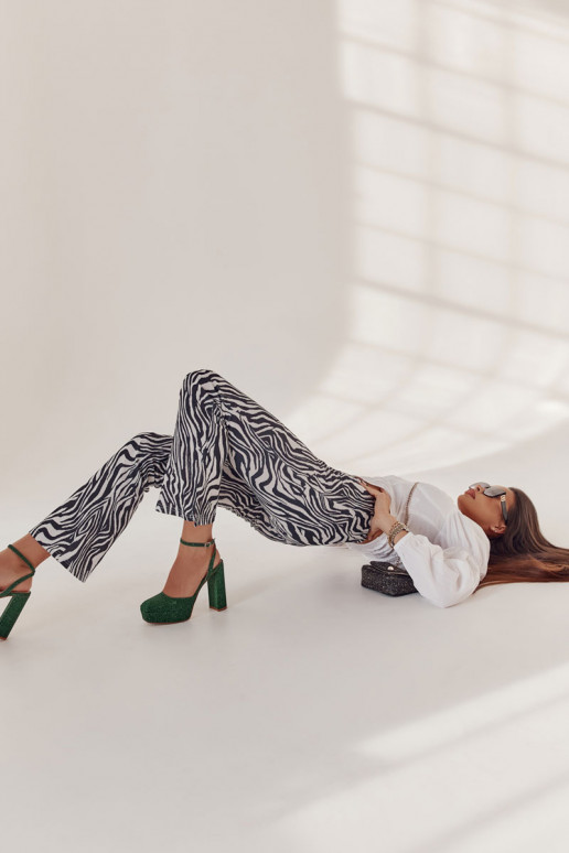 Chaussures à talons brillantes Vert... Chaussures à talons brillantes Vert...