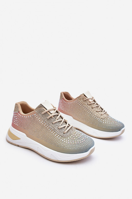 Baskets brillantes avec œillets scintillants de différentes couleurs