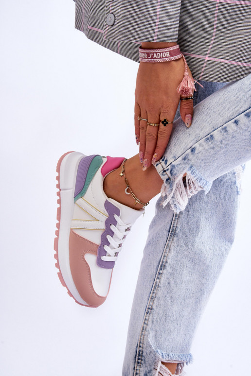 Chaussures de sport en différentes... Chaussures de sport en différentes...