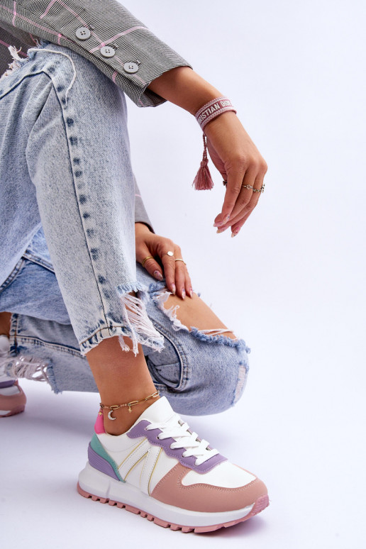 Chaussures de sport en différentes... Chaussures de sport en différentes...