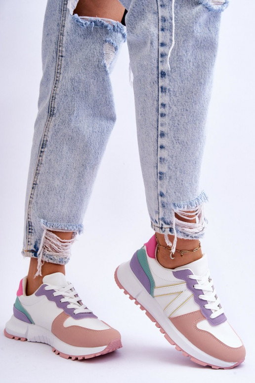 Chaussures de sport en différentes... Chaussures de sport en différentes...