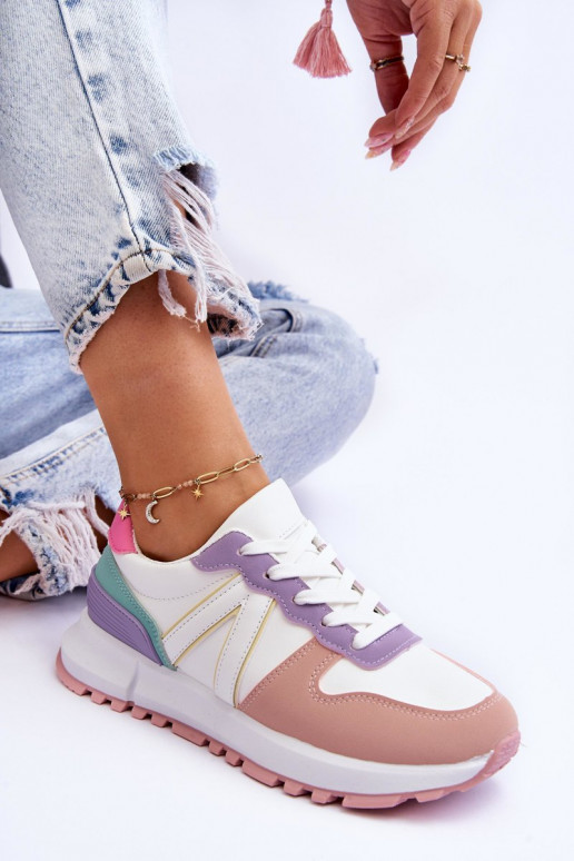 Chaussures de sport en différentes... Chaussures de sport en différentes...