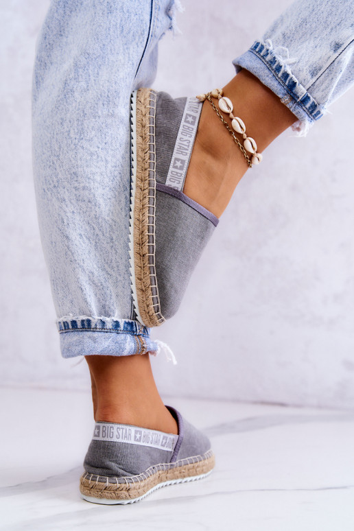 Stoff-Espadrilles im auffälligen Big... Stoff-Espadrilles im auffälligen Big...