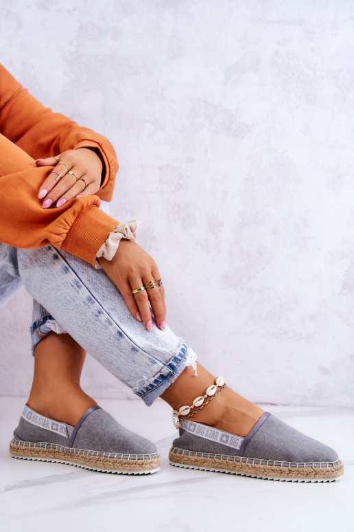 Stoff-Espadrilles im auffälligen Big... Stoff-Espadrilles im auffälligen Big...