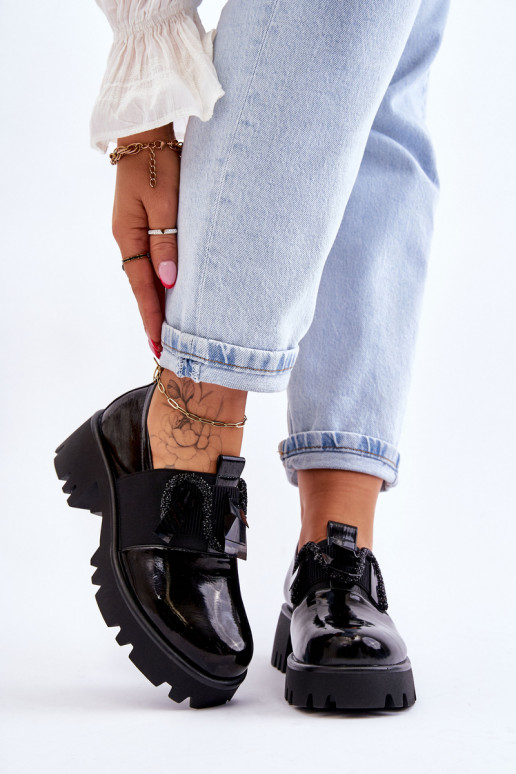 Chaussures en effet laqué noir avec de beaux détails Keily