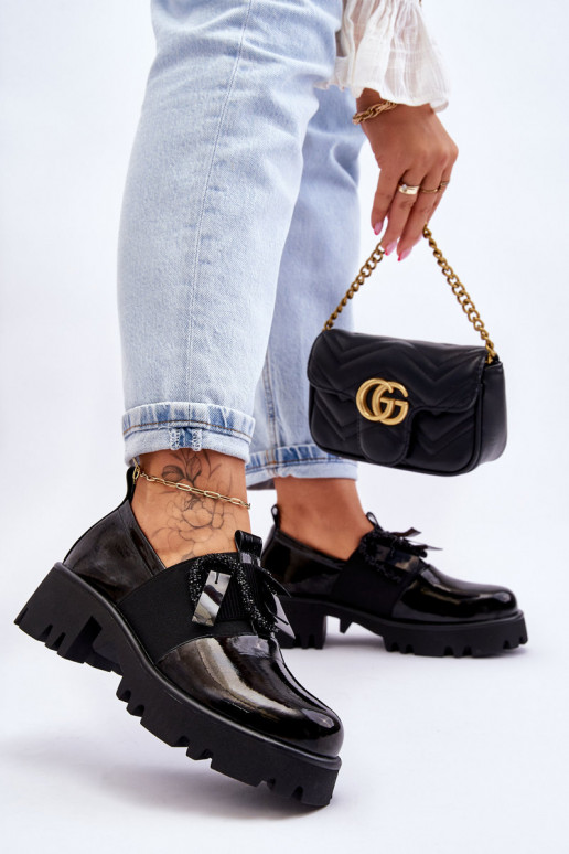 Chaussures en effet laqué noir avec de beaux détails Keily