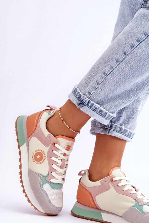 Sneakers Modellschuhe in... Sneakers Modellschuhe in...