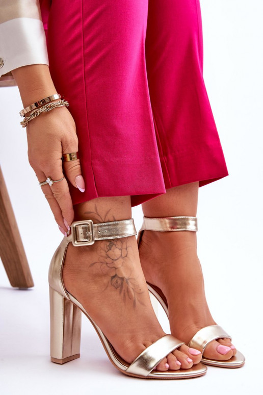 Chaussures à talons dorés Georgina