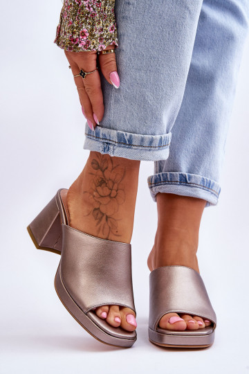 Modische Slipper mit Absatz...