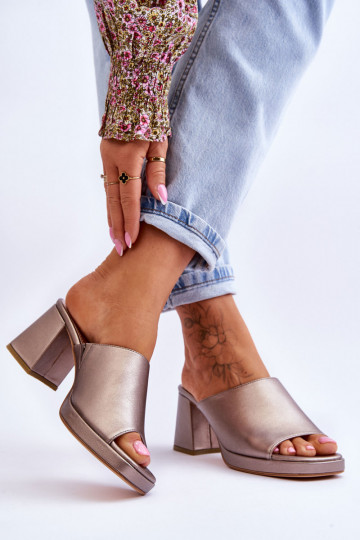 Pantoufles à talons à la... 2